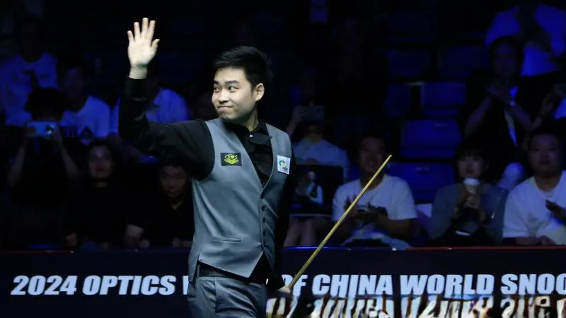 同时他的世, 报名, 在斯莱塞